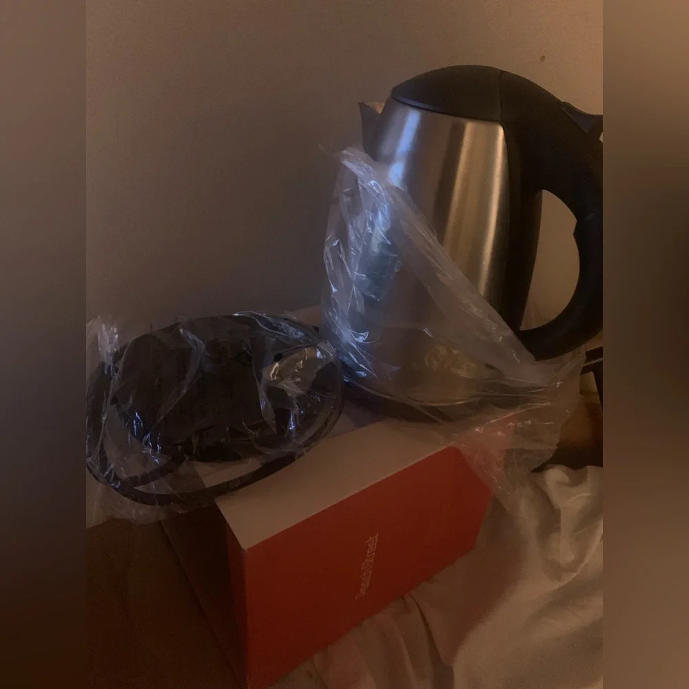 tea kettle - Picture 1 of 10